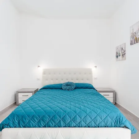 Casa Della Luna Con Piscina Nyaraló